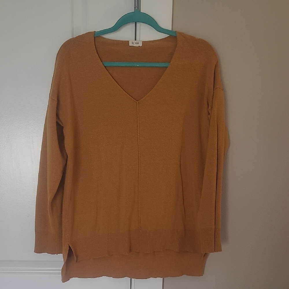Women's V-Neck Sweater in Tan